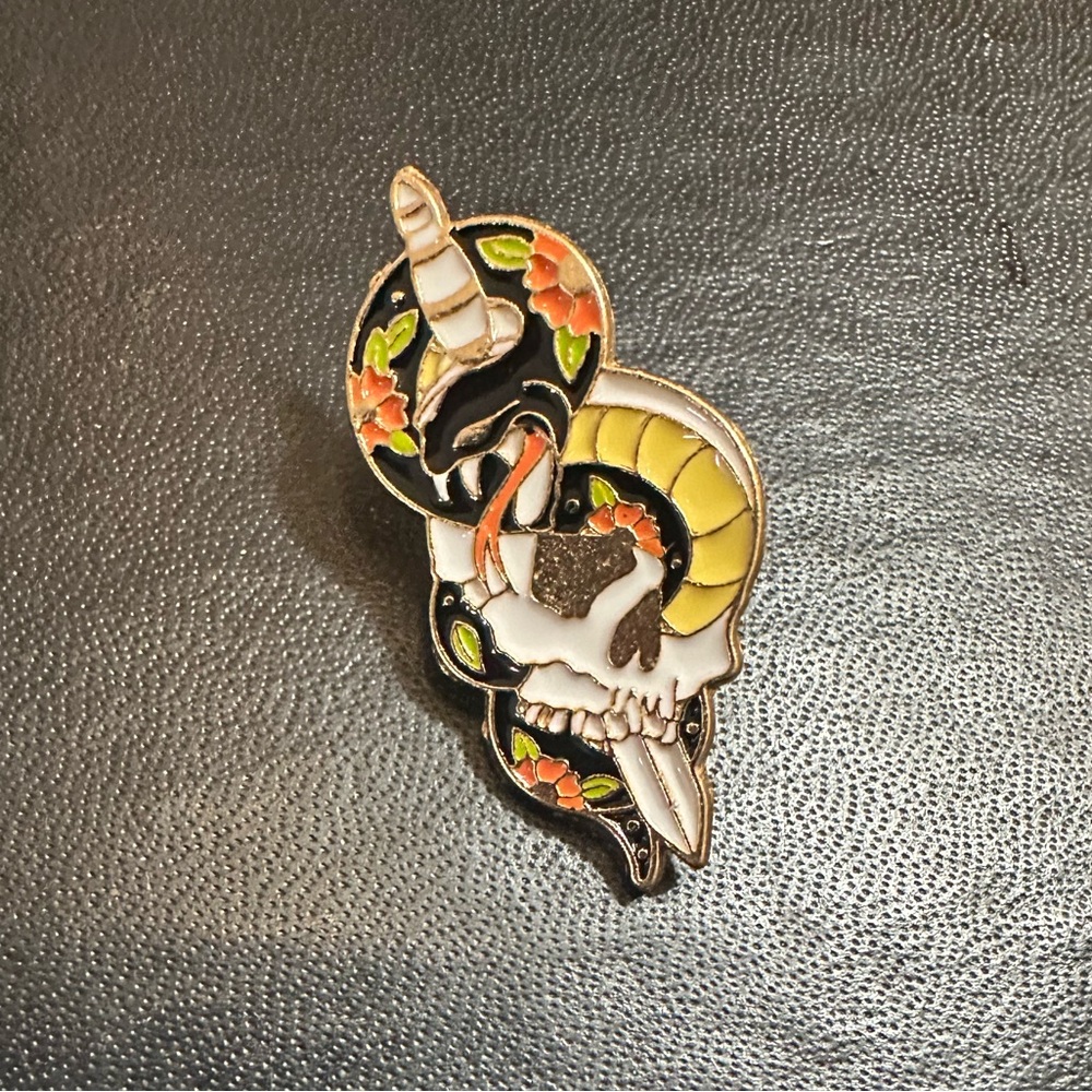 Snake Pin - Picture 1 of 1